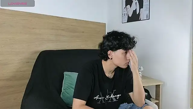 Snapshot of Stiven_Benet_ chatting on 11/05/25, 08:23 Stiven Benet online show from 11/05/25, 08:23