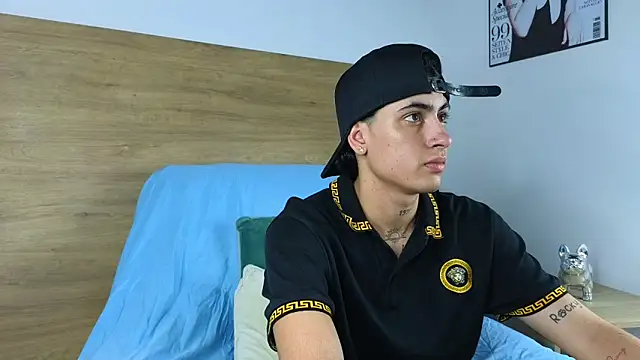 Snapshot of Stiven_Benet_ chatting on 11/13/25, 06:56 Stiven Benet online show from 11/13/25, 06:56