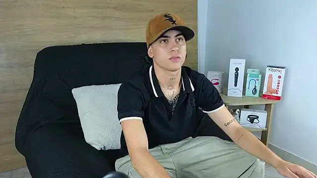 Snapshot of Stiven_Benet_ chatting on 11/12/25, 09:07 Stiven Benet online show from 11/12/25, 09:07