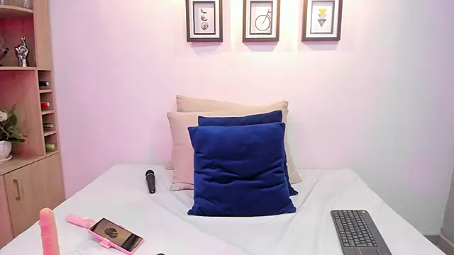 BarbieMonet online show from 10/04/25, 01:07