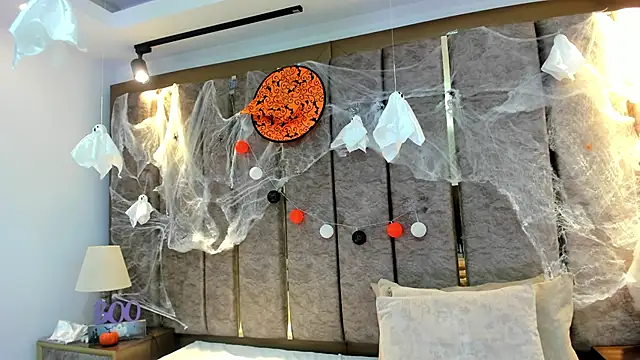 BarbieMonet online show from 11/02/25, 12:54