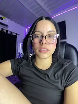 lesly cutee online show from 04/14/26, 03:33