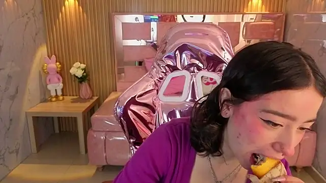 venuss09 s online show from 12/16/25, 01:15