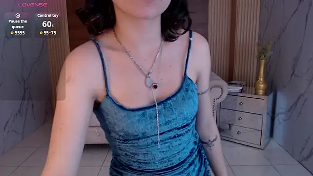 venuss09 s online show from 11/27/25, 08:53