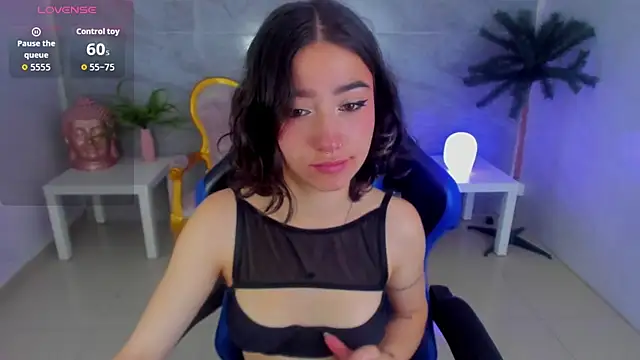 venuss09 s online show from 11/13/25, 02:54