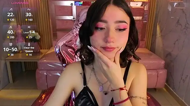 venuss09 s online show from 11/19/25, 01:55