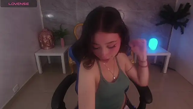 venuss09 s online show from 09/28/25, 01:51