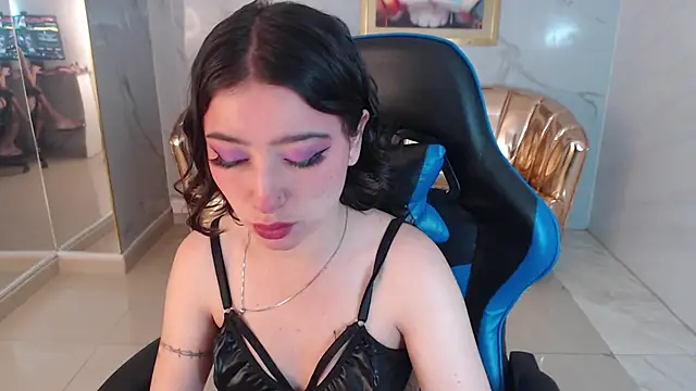 venuss09 s online show from 10/08/25, 02:29