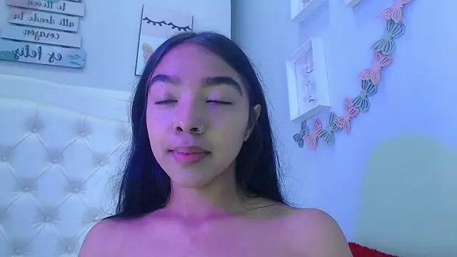 Snapshot of pocahontamoon chatting on 09/18/25, 01:14 pocahontamoon online show from 09/18/25, 01:14