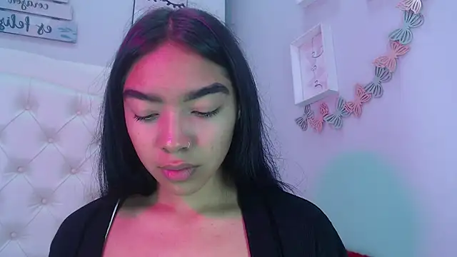 Snapshot of pocahontamoon chatting on 09/23/25, 01:18 pocahontamoon online show from 09/23/25, 01:18