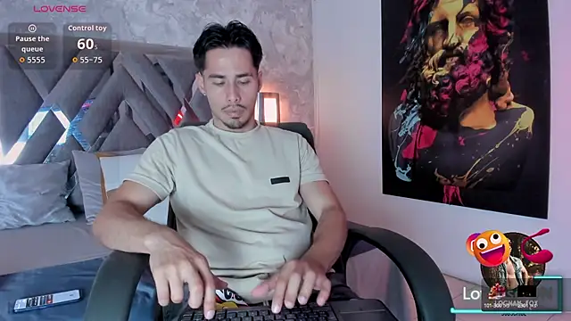 Snapshot of loghan_fox chatting on 10/10/25, 03:29 loghan fox online show from 10/10/25, 03:29