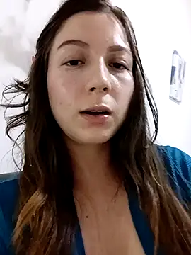 Snapshot of Arianna_Moss chatting on 12/18/25, 01:33 Arianna Moss online show from 12/18/25, 01:33