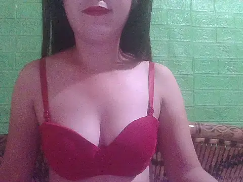 Snapshot of lucky_rona chatting on 10/24/25, 02:27 lucky rona online show from 10/24/25, 02:27