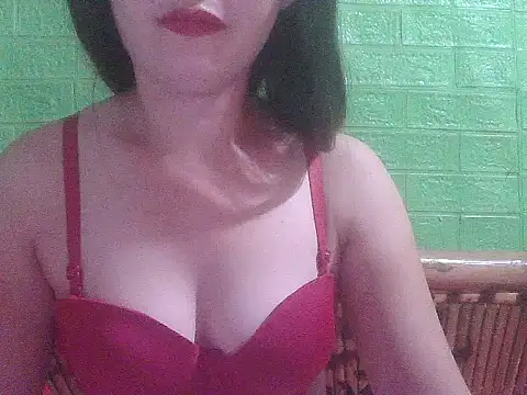 Snapshot of lucky_rona chatting on 09/21/25, 11:59 lucky rona online show from 09/21/25, 11:59