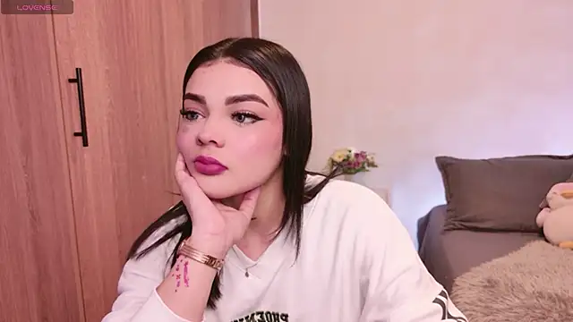 DulceDuarte online show from 11/07/25, 04:39