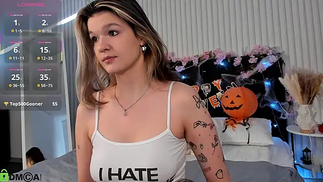 Kati Li online show from 10/23/25, 10:14