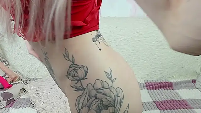 Snapshot of yourkriss_new1 chatting on 10/11/25, 06:53 yourkriss new1 online show from 10/11/25, 06:53