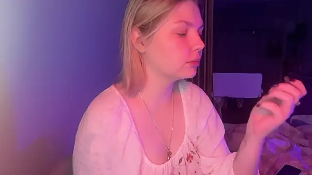 OpheliaRitz online show from 12/21/25, 04:25