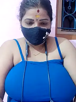 Snapshot of lathikaqueentamil chatting on 09/08/25, 05:01 lathikaqueentamil online show from 09/08/25, 05:01