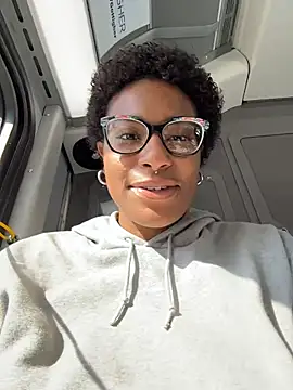 Tu GataLinda online show from 10/25/25, 03:45