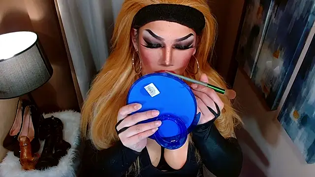 Snapshot of xmadisonmitressxx chatting on 02/02/26, 04:00 xmadisonmitressxx online show from 02/02/26, 04:00