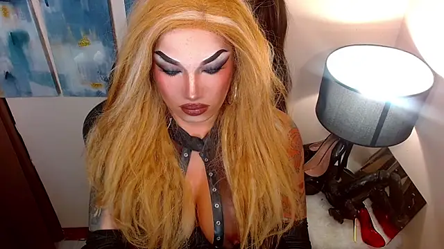 Snapshot of xmadisonmitressxx chatting on 10/05/25, 11:12 xmadisonmitressxx online show from 10/05/25, 11:12