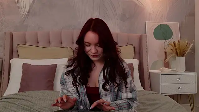 NoraHaynes online show from 06/10/26, 02:13