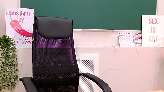 NoraHaynes online show from 05/26/26, 03:04