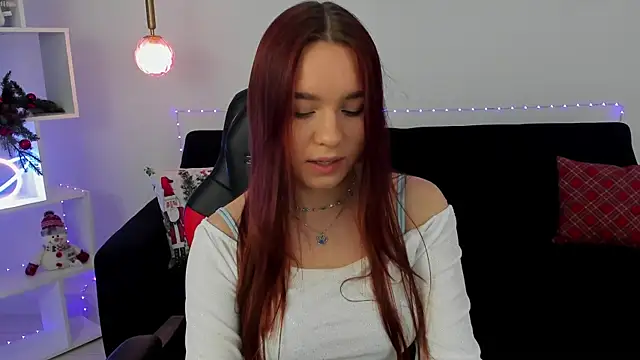 NoraHaynes online show from 12/22/25, 03:06