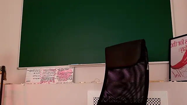 NoraHaynes online show from 05/02/26, 03:12