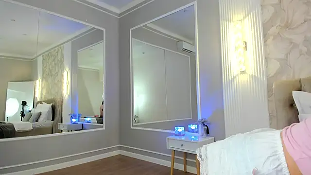 NoraHaynes online show from 04/09/26, 03:08