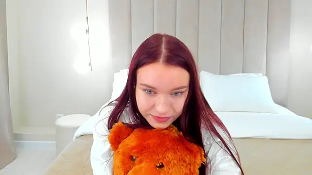 NoraHaynes online show from 09/19/25, 02:37