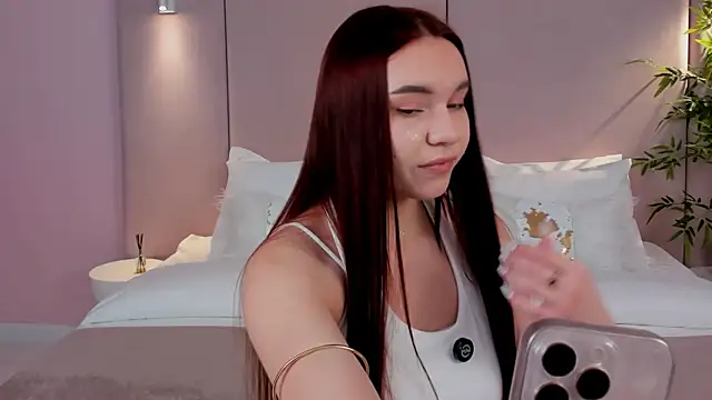 NoraHaynes online show from 11/09/25, 03:10