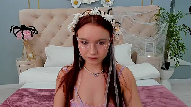 NoraHaynes online show from 10/31/25, 03:03