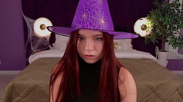 NoraHaynes online show from 11/01/25, 03:13