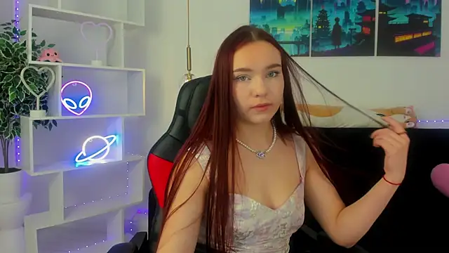 NoraHaynes online show from 10/14/25, 02:56