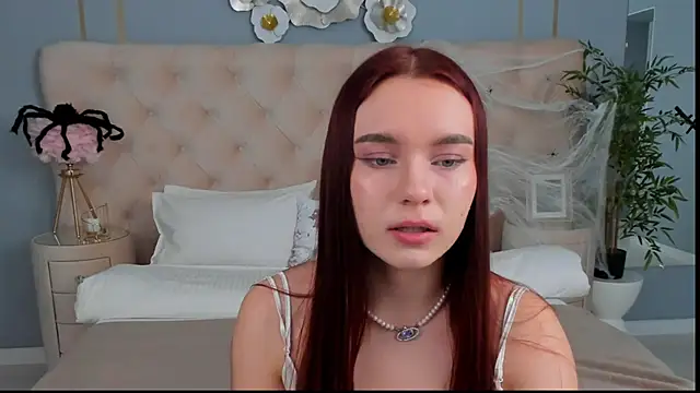 NoraHaynes online show from 11/03/25, 03:12