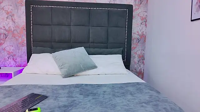 AmbherBlake online show from 11/14/25, 03:21