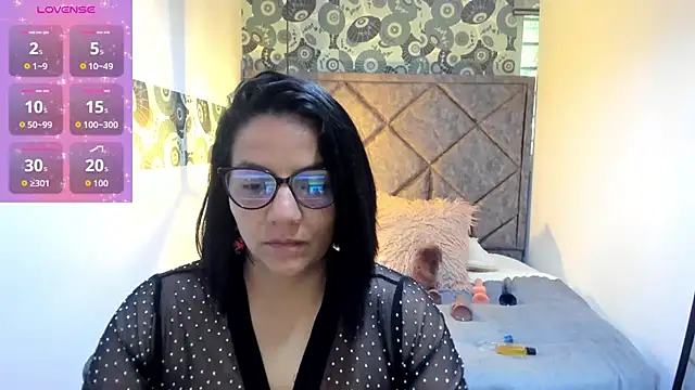 Snapshot of Megan_Milf__ chatting on 09/23/25, 12:34 Megan Milf online show from 09/23/25, 12:34