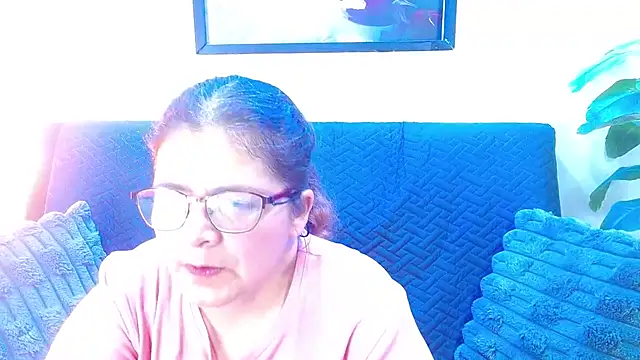 Snapshot of Linda_banks_ chatting on 10/24/25, 01:59 Linda banks online show from 10/24/25, 01:59