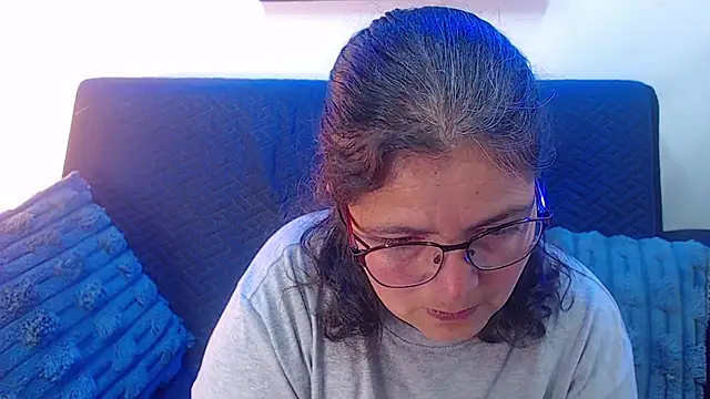 Snapshot of Linda_banks_ chatting on 11/14/25, 01:31 Linda banks online show from 11/14/25, 01:31