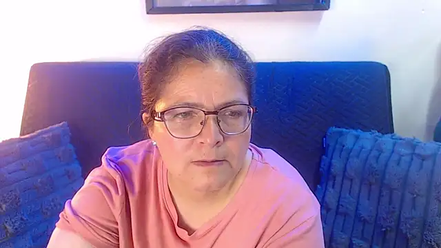 Snapshot of Linda_banks_ chatting on 11/15/25, 01:53 Linda banks online show from 11/15/25, 01:53