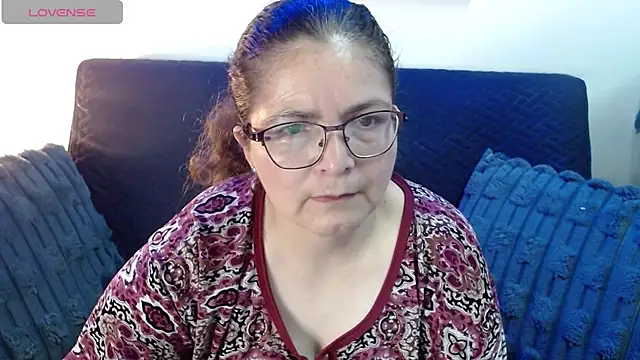 Snapshot of Linda_banks_ chatting on 07/10/26, 01:49 Linda banks online show from 07/10/26, 01:49