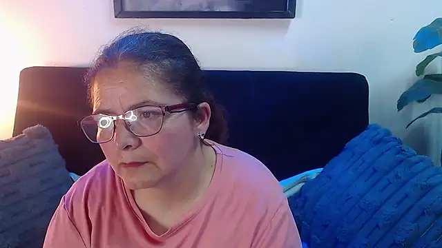 Snapshot of Linda_banks_ chatting on 06/25/26, 02:09 Linda banks online show from 06/25/26, 02:09
