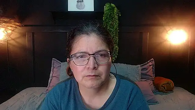 Snapshot of Linda_banks_ chatting on 11/21/25, 11:48 Linda banks online show from 11/21/25, 11:48