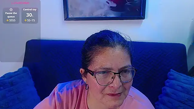 Snapshot of Linda_banks_ chatting on 12/14/25, 01:45 Linda banks online show from 12/14/25, 01:45