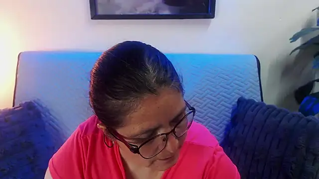 Snapshot of Linda_banks_ chatting on 11/28/25, 01:28 Linda banks online show from 11/28/25, 01:28