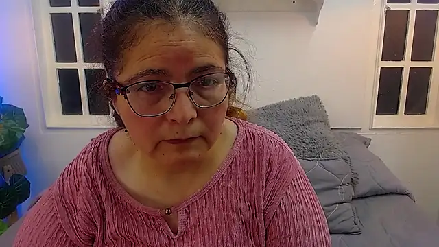 Snapshot of Linda_banks_ chatting on 07/01/26, 02:01 Linda banks online show from 07/01/26, 02:01