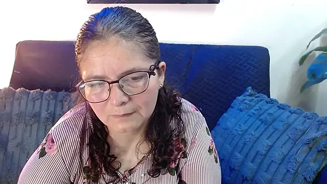 Snapshot of Linda_banks_ chatting on 06/14/26, 01:46 Linda banks online show from 06/14/26, 01:46