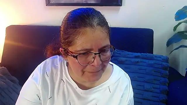 Snapshot of Linda_banks_ chatting on 06/21/26, 01:22 Linda banks online show from 06/21/26, 01:22